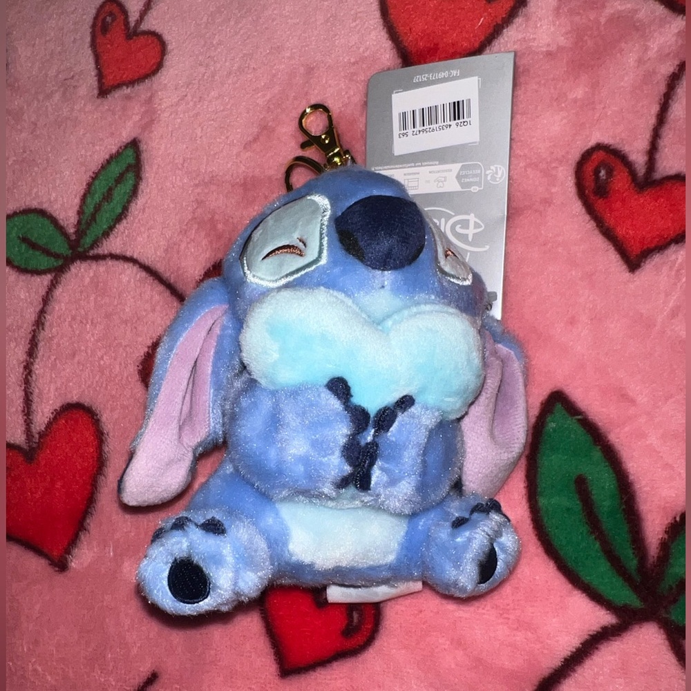 Stitch with Heart Keychain Plush Disney store Japan kawaii cute gift 😌🩵